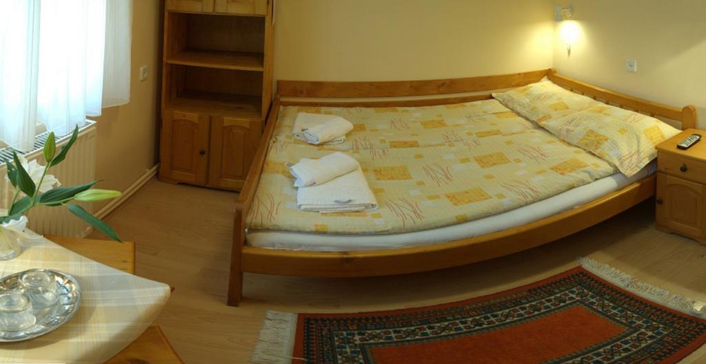 Csatari Pensiune Praid Pokoj fotografie